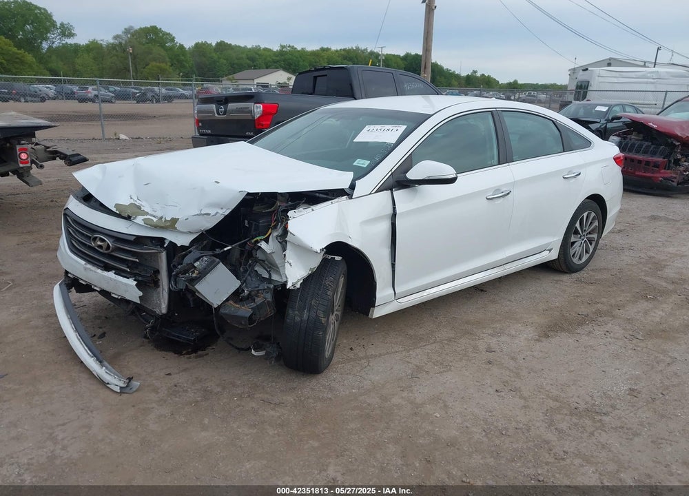 2015 HYUNDAI SONATA VIN: 5NPE34AF3FH047610