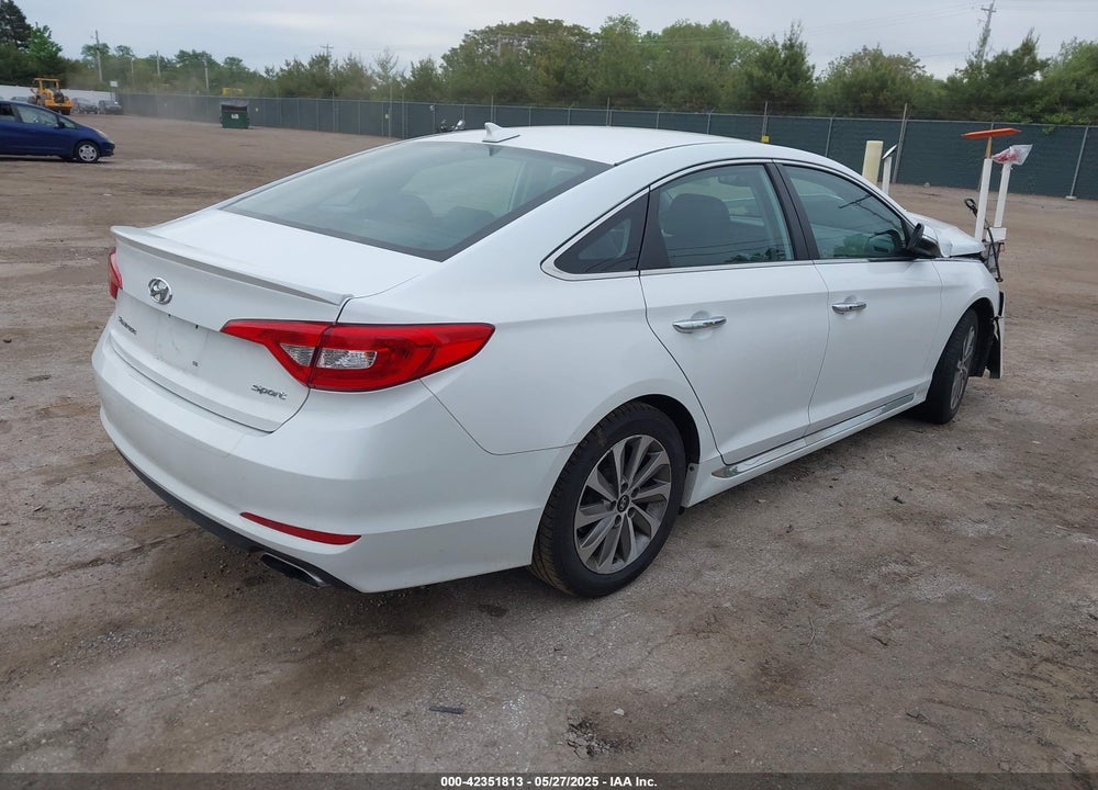 2015 HYUNDAI SONATA VIN: 5NPE34AF3FH047610