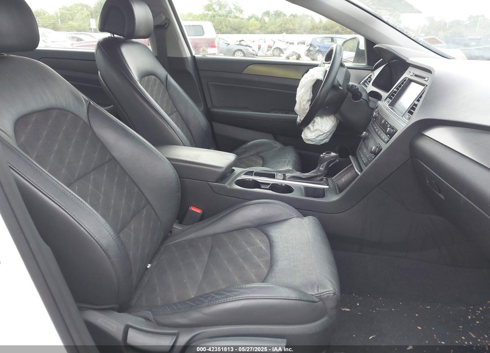 2015 HYUNDAI SONATA VIN: 5NPE34AF3FH047610