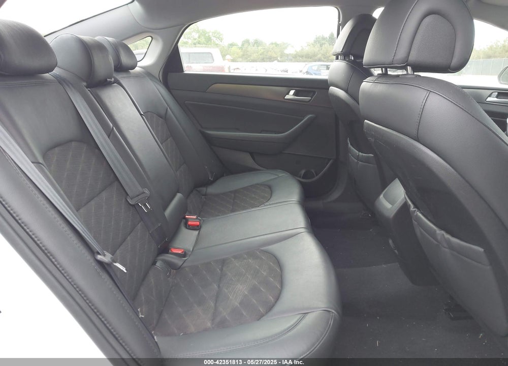 2015 HYUNDAI SONATA VIN: 5NPE34AF3FH047610