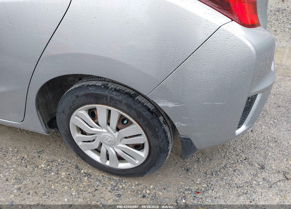 2017 HONDA FIT LX VIN: 3HGGK5H5XHM713486
