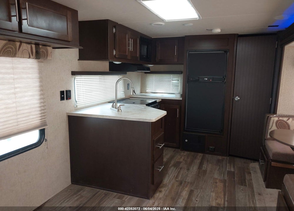 2017 FOREST RIVER CHEROKEE 274RK VIN: 4X4TCKC20HX125283