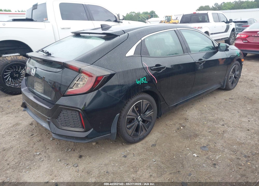 2018 HONDA CIVIC VIN: SHHFK7H52JU215863