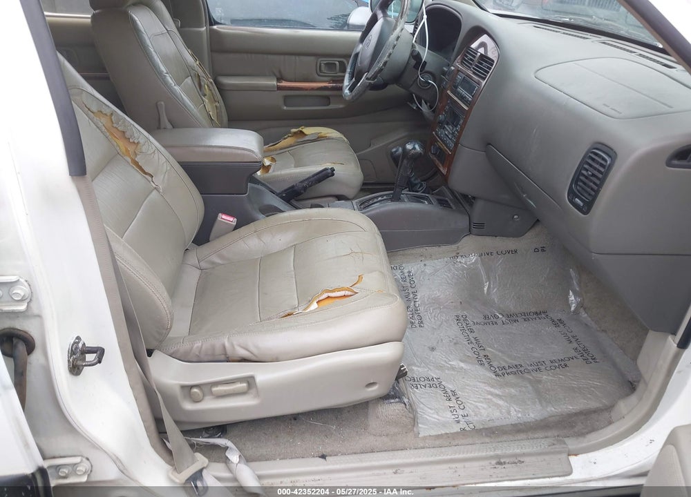 1999 INFINITI QX4 VIN: JNRAR05Y0XW045505