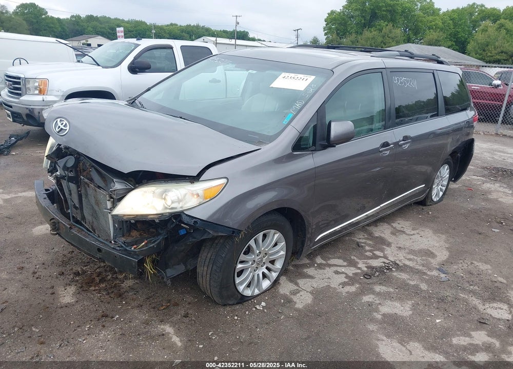 2011 TOYOTA SIENNA VIN: 5TDYK3DC1BS129612