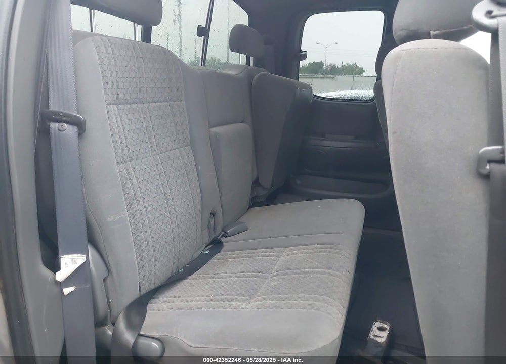 2004 TOYOTA TUNDRA SR5 V8 VIN: 5TBRT34114S455616