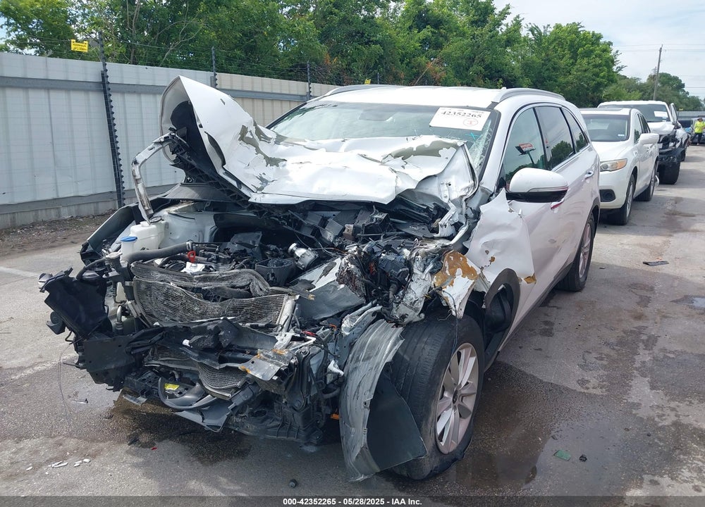 2019 KIA SORENTO 2.4L LX VIN: 5XYPGDA33KG440074