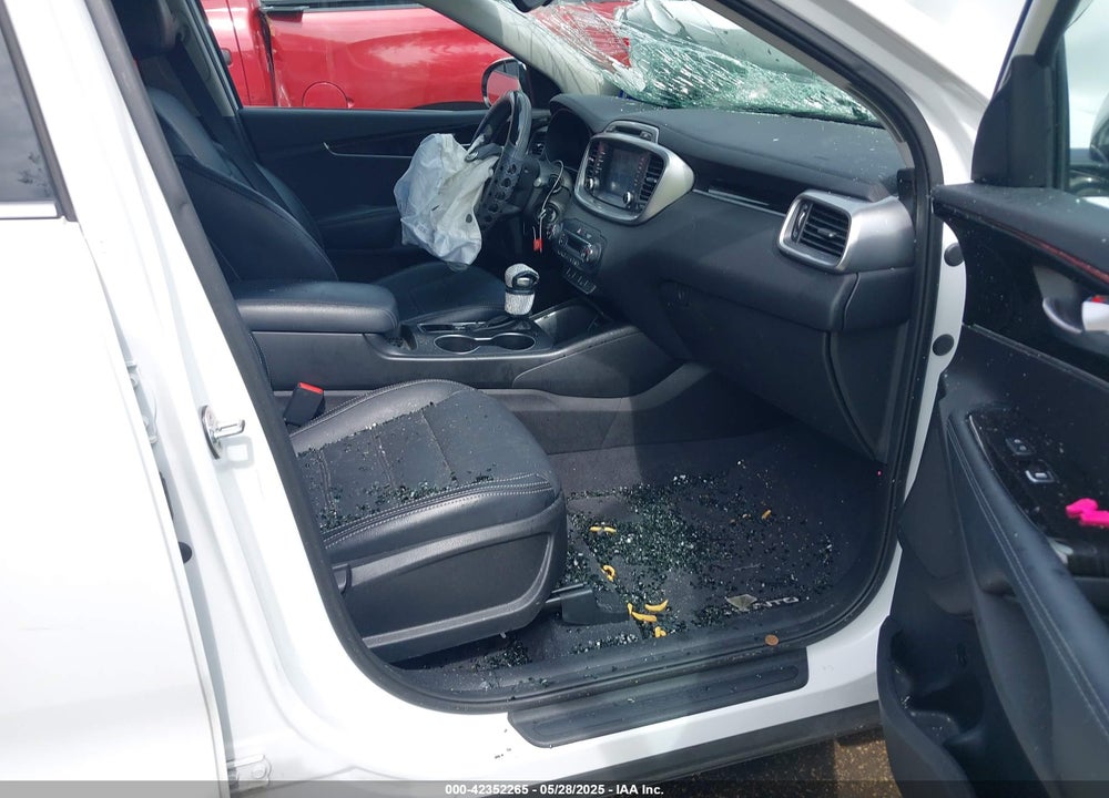 2019 KIA SORENTO 2.4L LX VIN: 5XYPGDA33KG440074