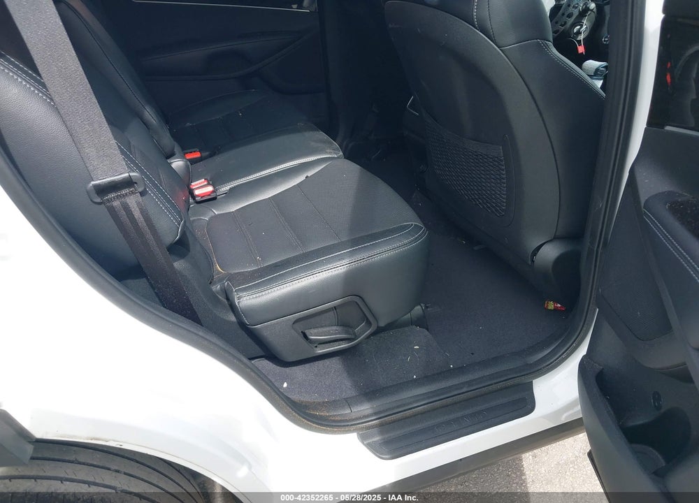 2019 KIA SORENTO 2.4L LX VIN: 5XYPGDA33KG440074