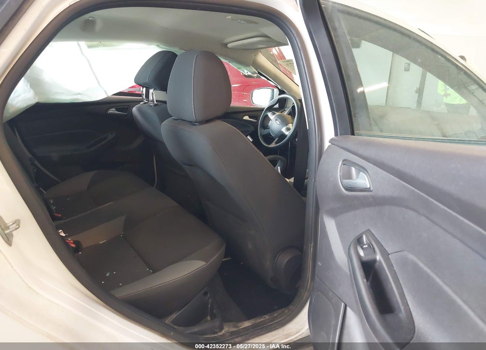 2014 FORD FOCUS VIN: 1FADP3F26EL337081