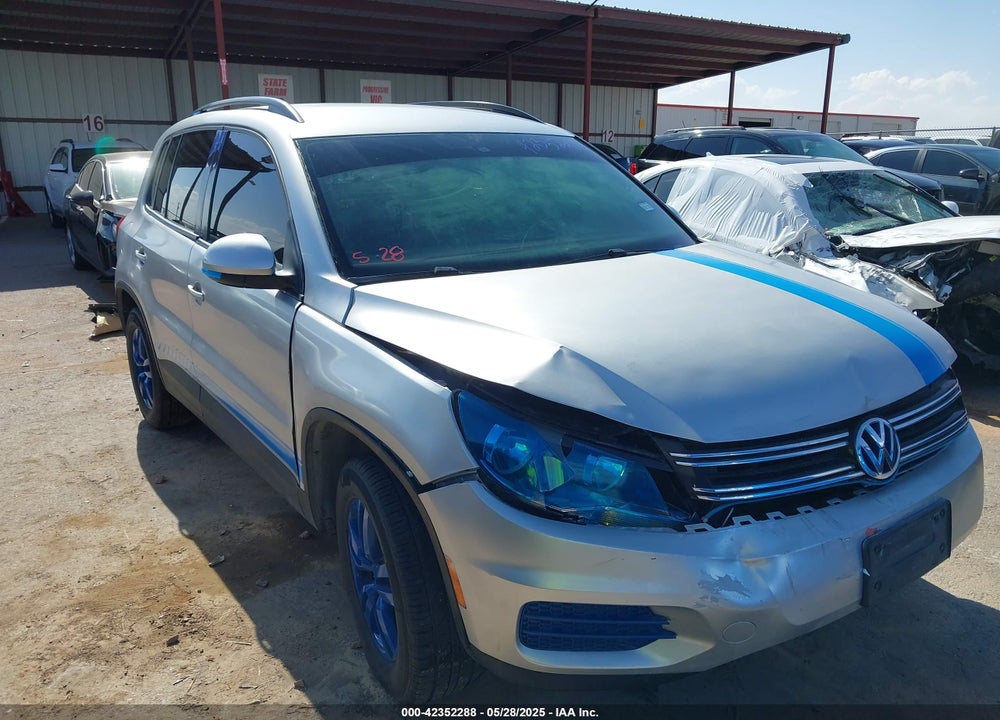 2016 VOLKSWAGEN TIGUAN VIN: WVGAV7AX9GW567790