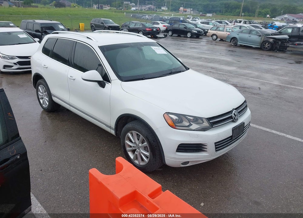 2013 VOLKSWAGEN TOUAREG TDI SPORT VIN: WVGEP9BP1DD011602
