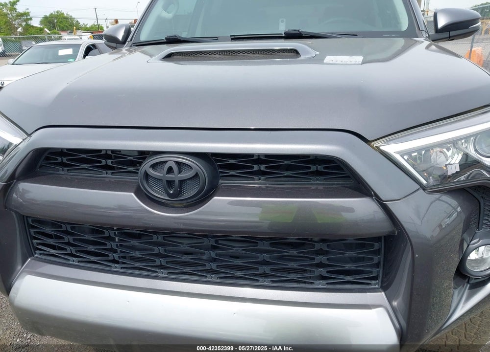 2018 TOYOTA 4RUNNER VIN: JTEBU5JR7J5588342