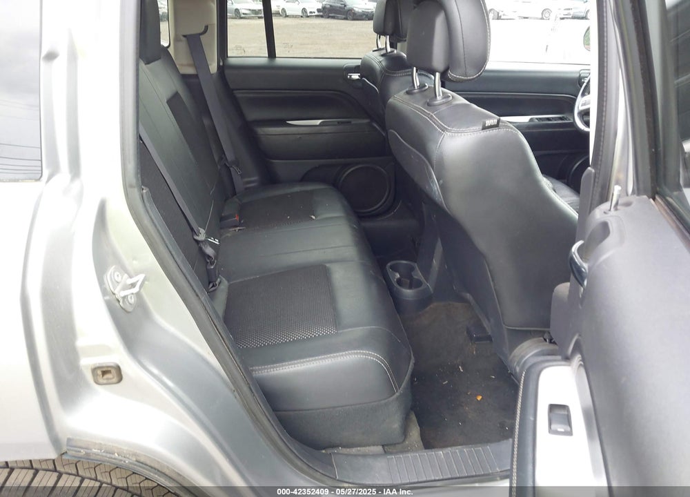 2017 JEEP COMPASS VIN: 1C4NJDEB0HD112001