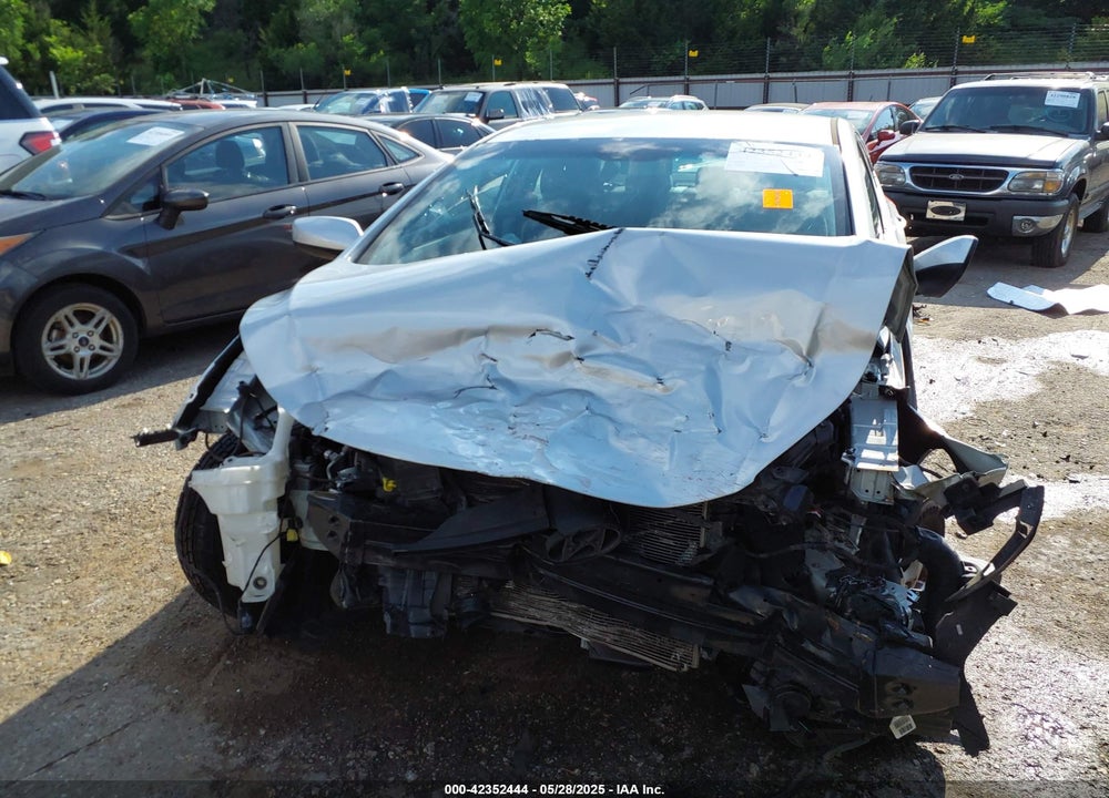 2015 HYUNDAI ELANTRA VIN: 5NPDH4AE8FH569945
