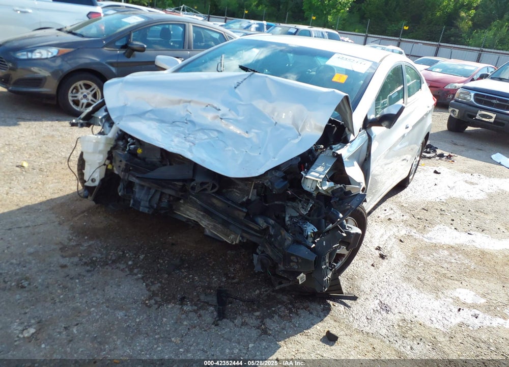 2015 HYUNDAI ELANTRA VIN: 5NPDH4AE8FH569945