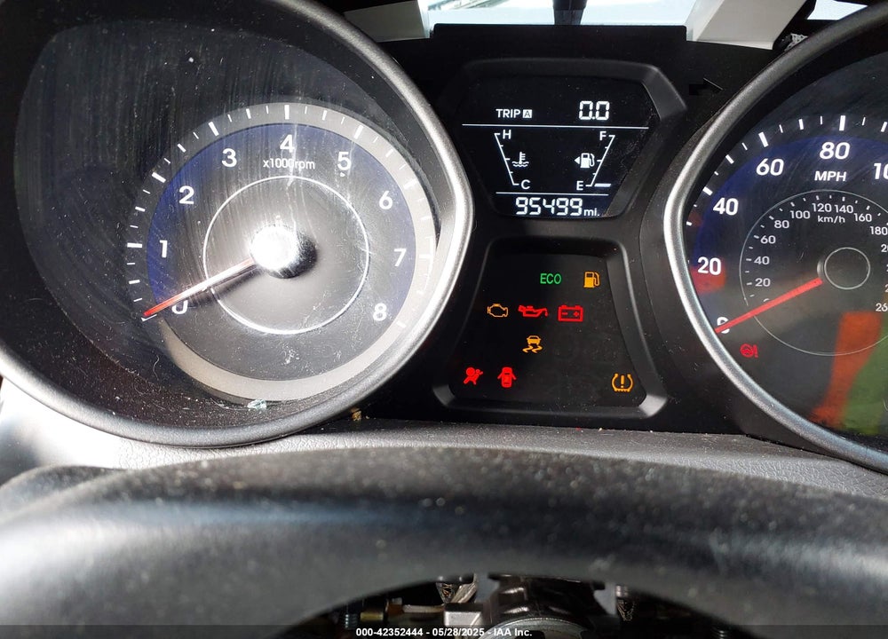 2015 HYUNDAI ELANTRA VIN: 5NPDH4AE8FH569945