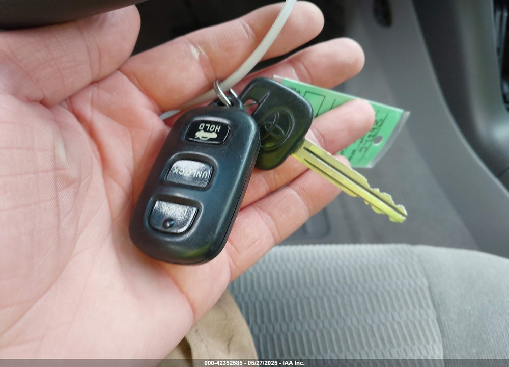 2005 TOYOTA CAMRY LE/SE/STD/XLE VIN: 4T1BE32K25U993488