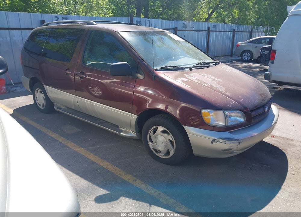 1998 TOYOTA SIENNA LE/XLE VIN: 4T3ZF13C2WU088376