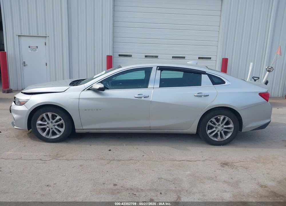 2018 CHEVROLET MALIBU VIN: 1G1ZD5ST8JF138117