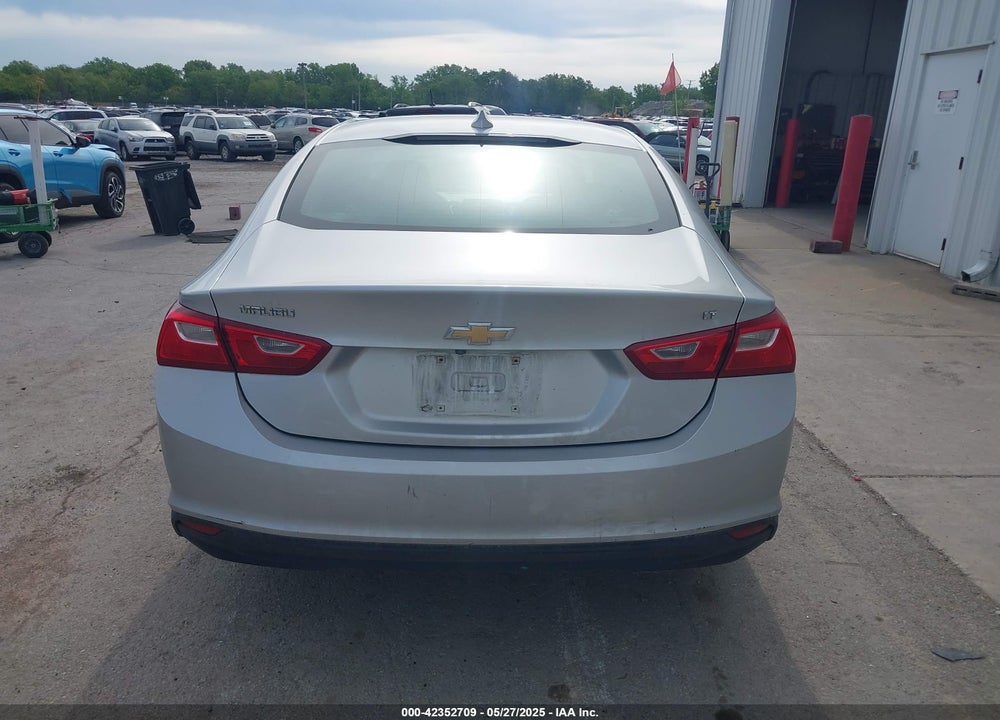 2018 CHEVROLET MALIBU VIN: 1G1ZD5ST8JF138117