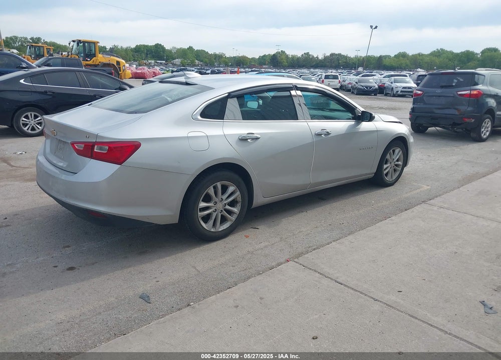 2018 CHEVROLET MALIBU VIN: 1G1ZD5ST8JF138117