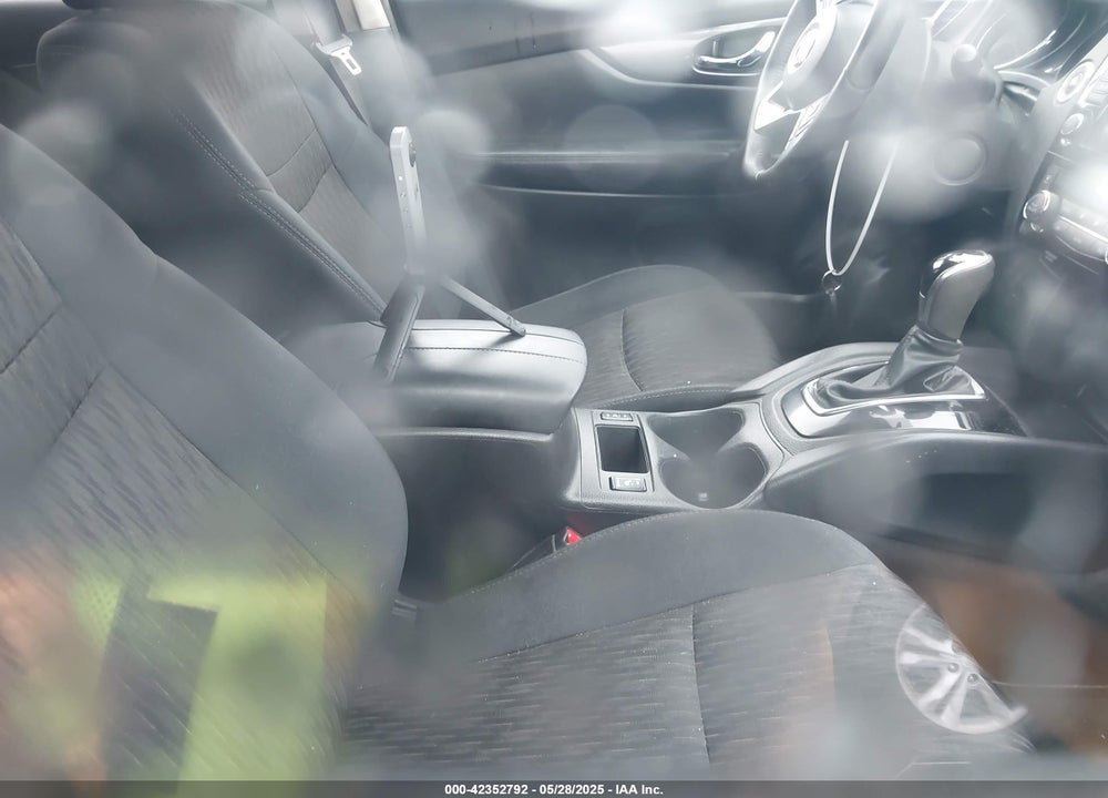 2019 NISSAN ROGUE VIN: 5N1AT2MV4KC769210