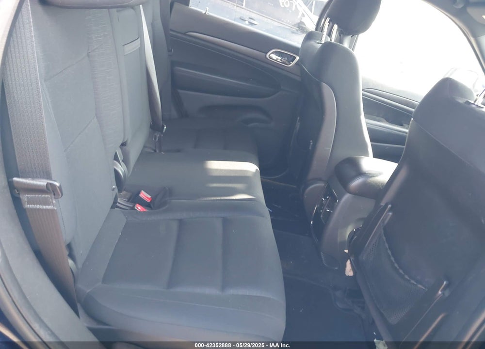 2016 JEEP GRAND CHEROKEE VIN: 1C4RJFAG2GC338964