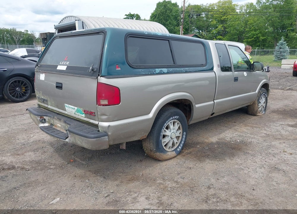 2003 GMC SONOMA SLS VIN: 1GTDT19XX38154686