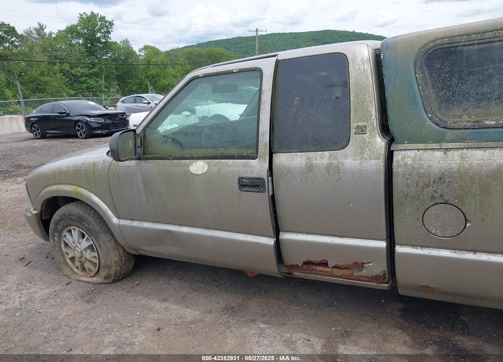 2003 GMC SONOMA SLS VIN: 1GTDT19XX38154686