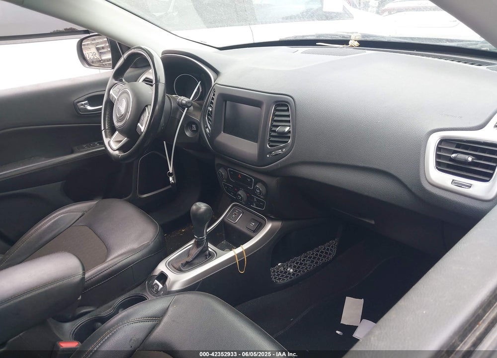 2020 JEEP COMPASS VIN: 3C4NJCBB8LT206001