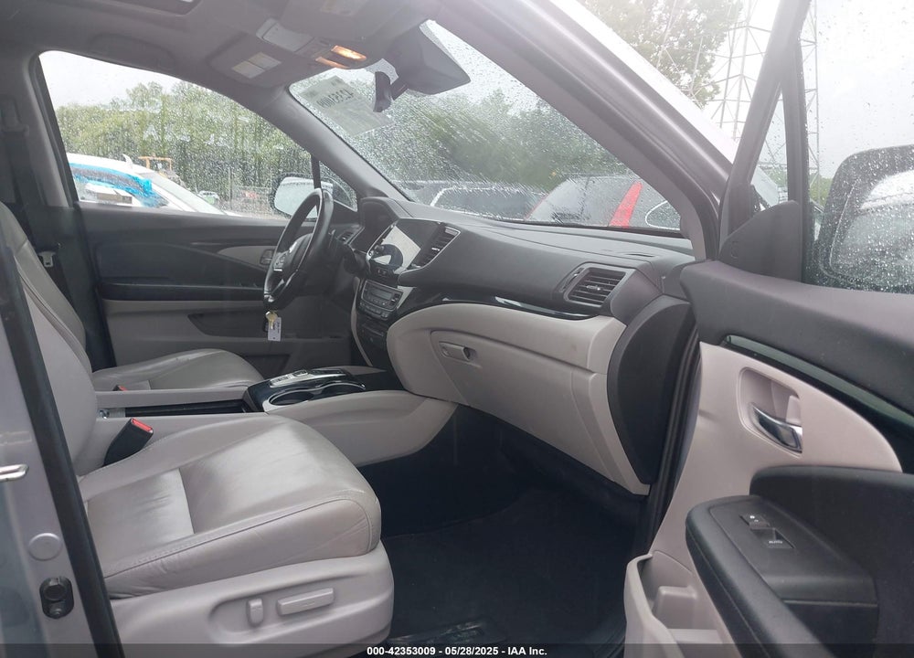 2019 HONDA PILOT TOURING VIN: 5FNYF6H98KB097105