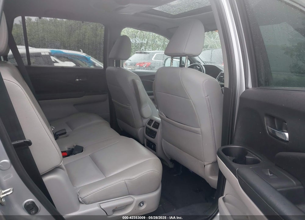 2019 HONDA PILOT TOURING VIN: 5FNYF6H98KB097105