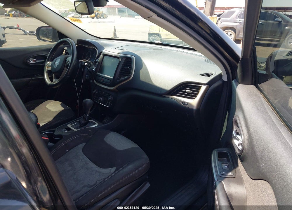 2014 JEEP CHEROKEE VIN: 1C4PJLCS8EW299428