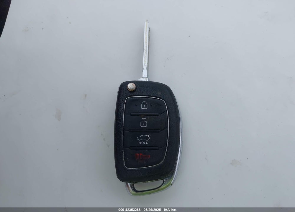 2015 HYUNDAI SONATA VIN: 5NPE24AF2FH025052