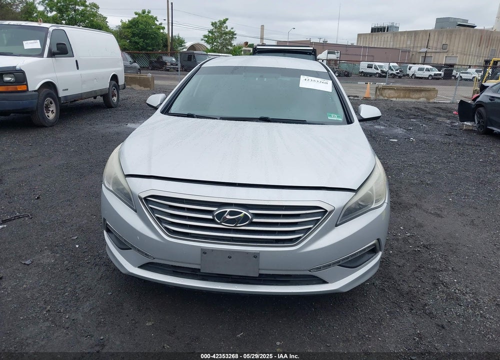 2015 HYUNDAI SONATA VIN: 5NPE24AF2FH025052