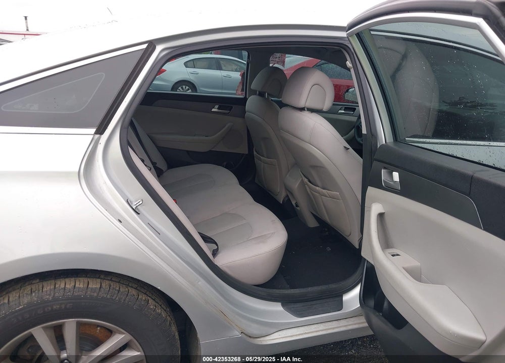 2015 HYUNDAI SONATA VIN: 5NPE24AF2FH025052