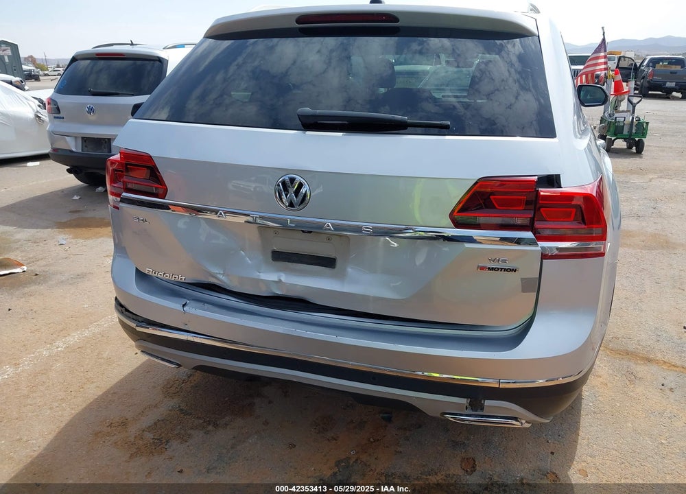 2018 VOLKSWAGEN ATLAS VIN: 1V2MR2CAXJC537383