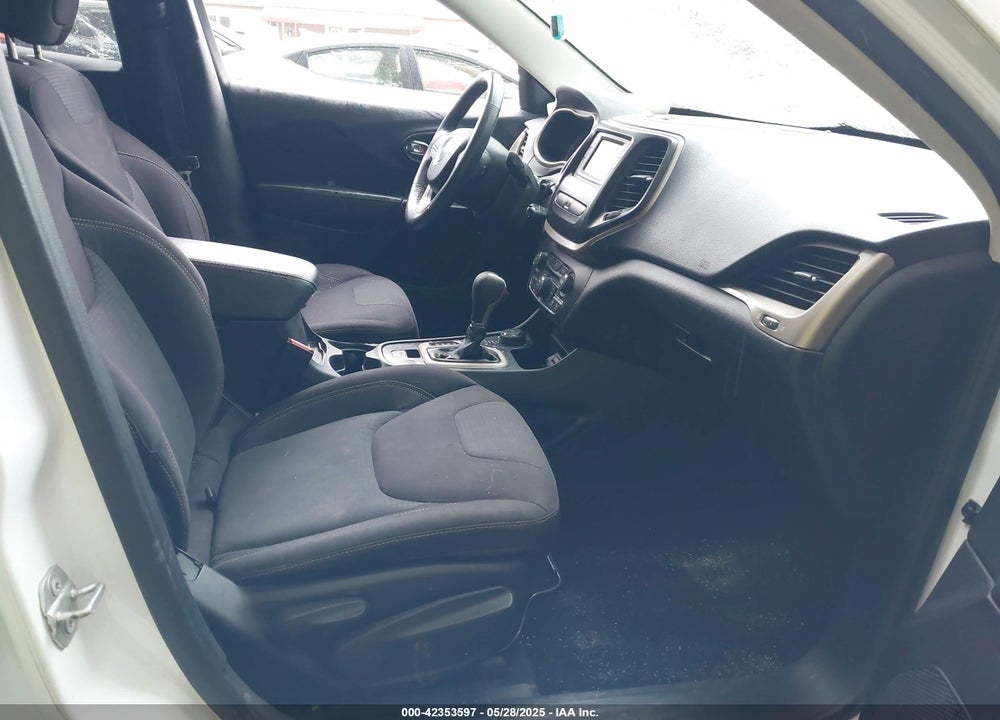 2016 JEEP CHEROKEE LATITUDE VIN: 1C4PJMCB4GW117832