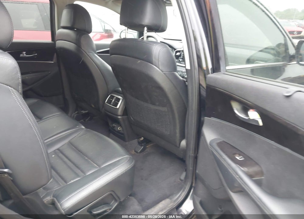 2017 KIA SORENTO VIN: 5XYPHDA59HG204228