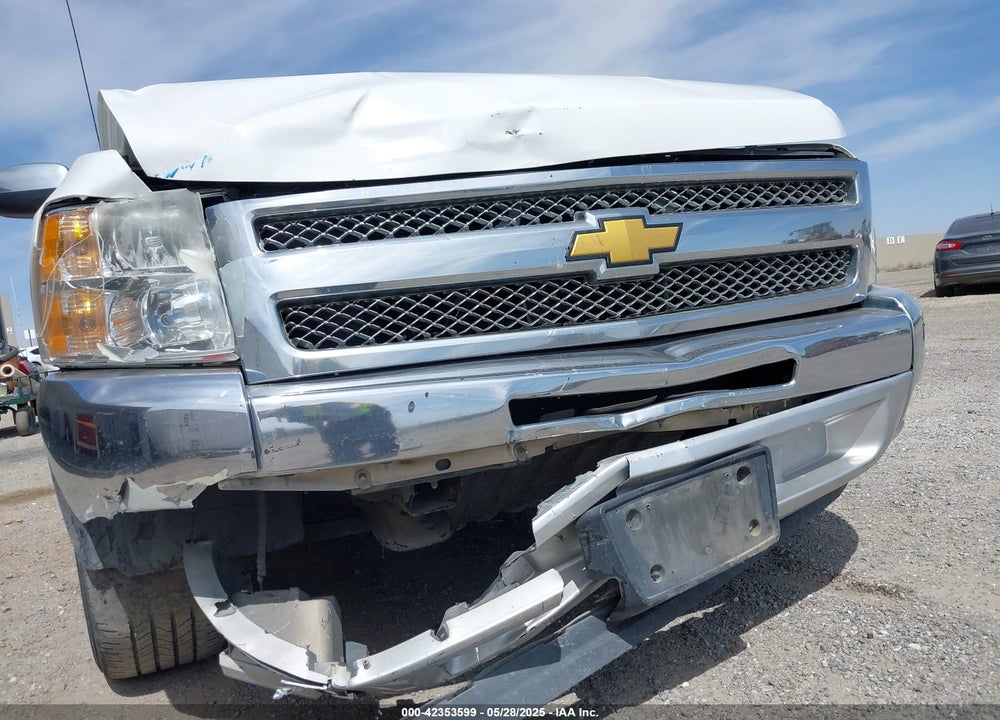 2013 CHEVROLET SILVERADO 1500 VIN: 1GCRCSE00DZ412973