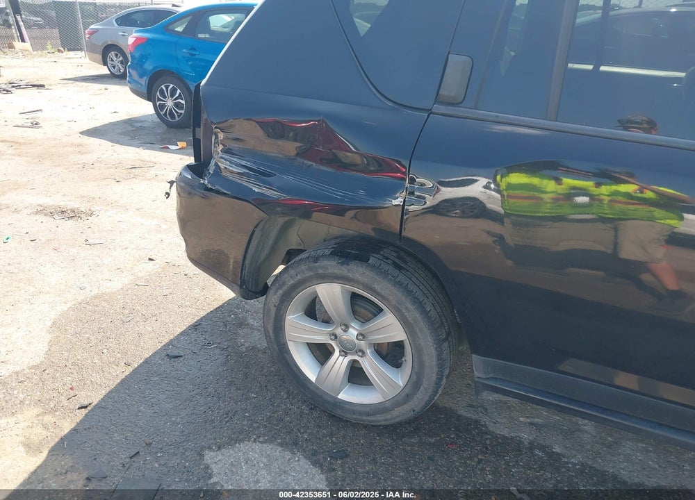 2012 JEEP COMPASS VIN: 1C4NJCBA4CD565567