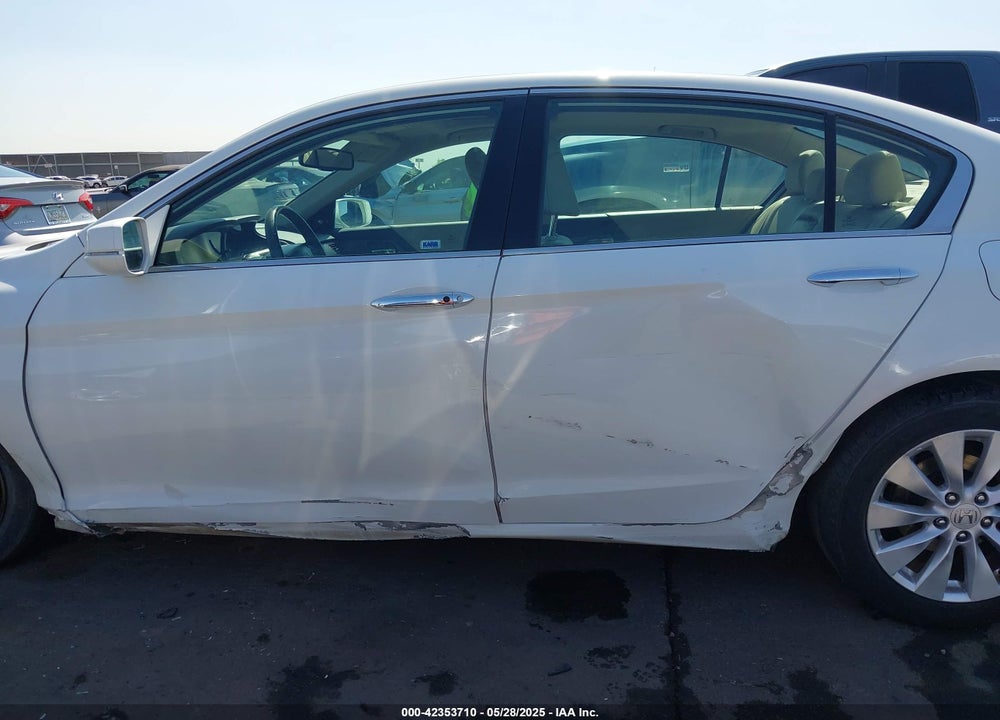 2015 HONDA ACCORD TOURING VIN: 1HGCR3F90FA000028