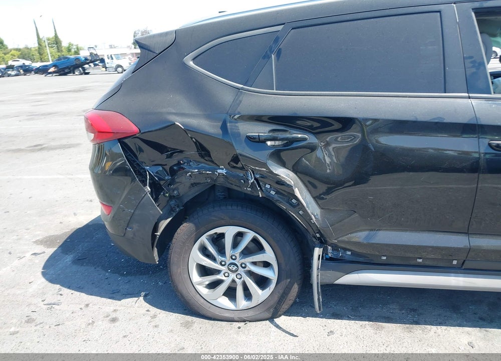2018 HYUNDAI TUCSON SEL VIN: KM8J33A41JU758224