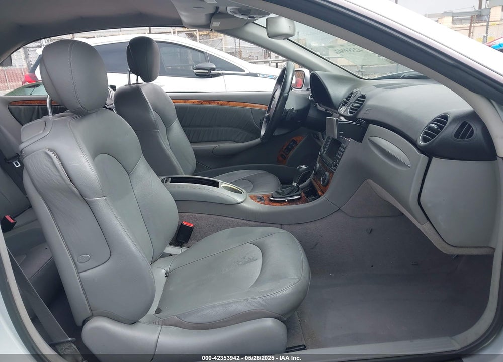 2007 MERCEDES-BENZ CLK VIN: WDBTK72F87T076297