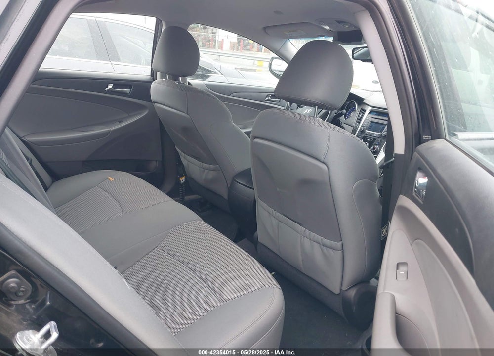 2014 HYUNDAI SONATA VIN: 5NPEB4AC2EH948037