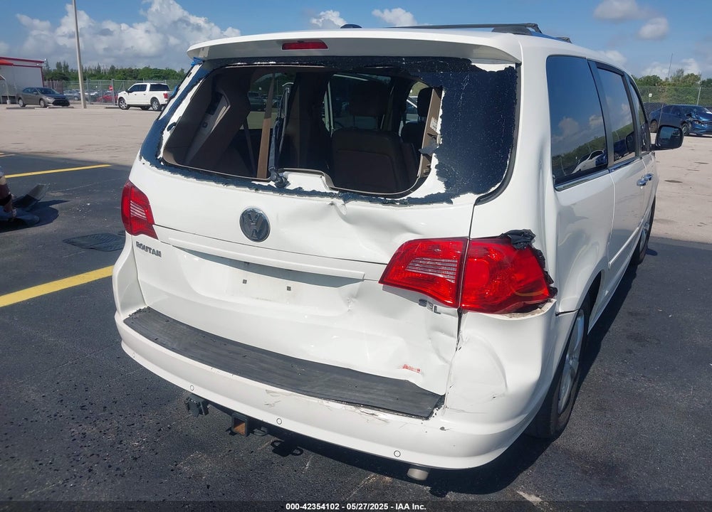 2012 VOLKSWAGEN ROUTAN SEL PREMIUM VIN: 2C4RVADG2CR120642
