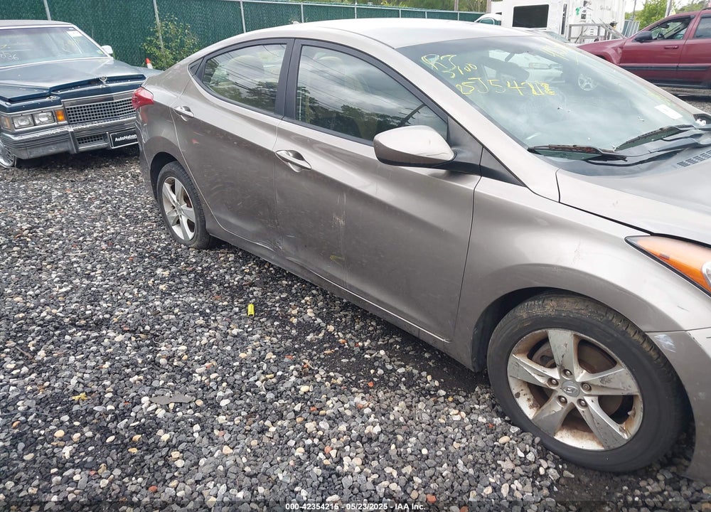2011 HYUNDAI ELANTRA VIN: 5NPDH4AE2BH060072