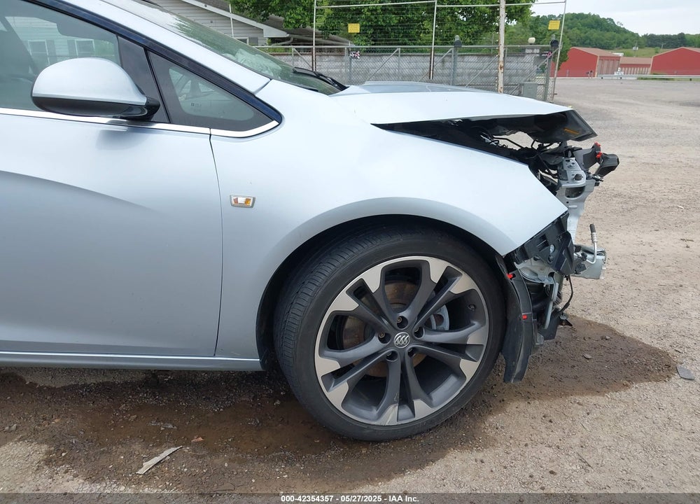 2019 BUICK CASCADA VIN: W04WH3N5XKG370238