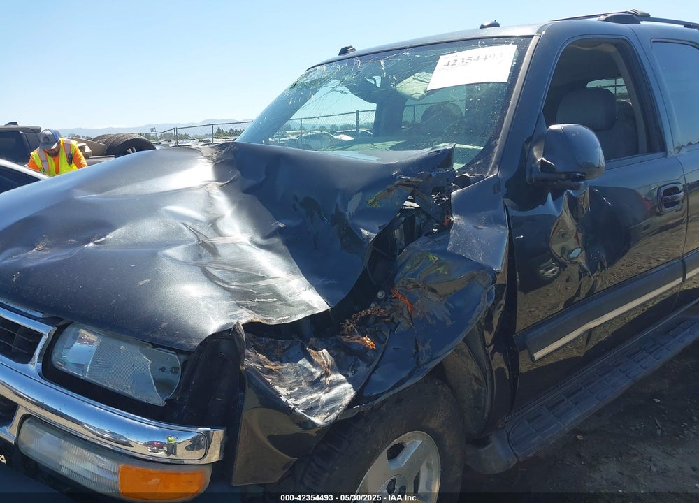 2005 CHEVROLET TAHOE LT VIN: 1GNEC13T95R144827